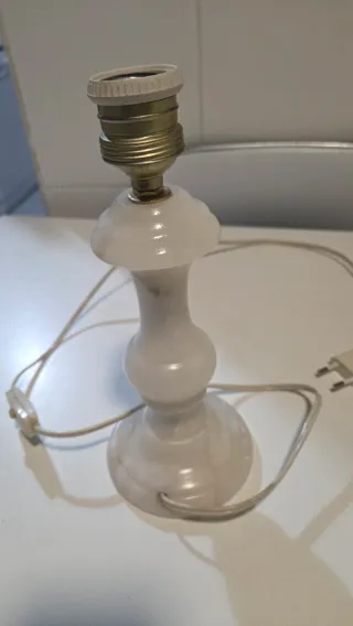 Lámpara de mesa de mármol