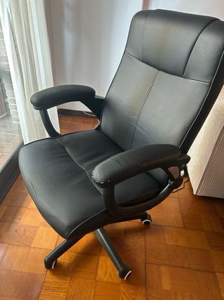 Silla de oficina negra profesional