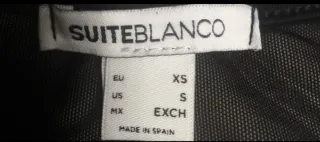 Vestido negro con detalles