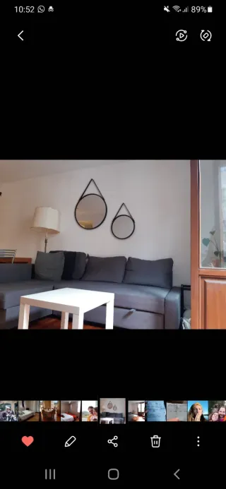 Dos espejos decorativos redondos con correa