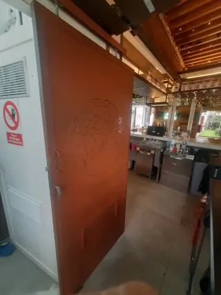 Gencametal .Fabricacion de puertas personalizadas