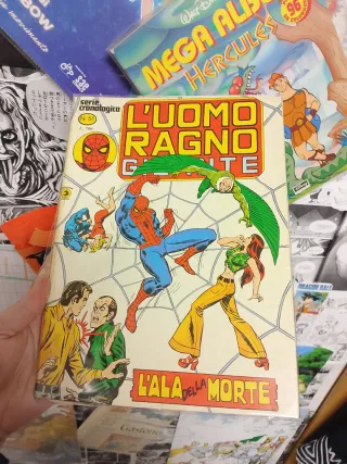 L'uomo ragno gigante editoriale corno