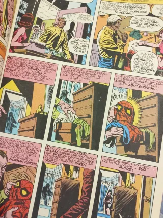 L'uomo ragno gigante editoriale corno