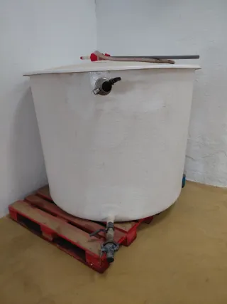 Depósito Poliéster 2000L Agua/Alimentos