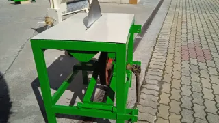 Sierra circular de mesa para tractor