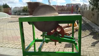 Sierra circular de mesa para tractor