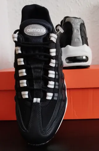 Nike Air Max 95 Negro/Blanco