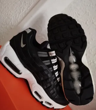 Nike Air Max 95 Negro/Blanco