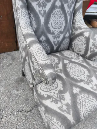 Dos Sillones de Tela Estampados