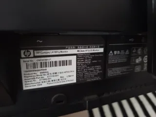 Monitor HP Compaq LA1951g Plata