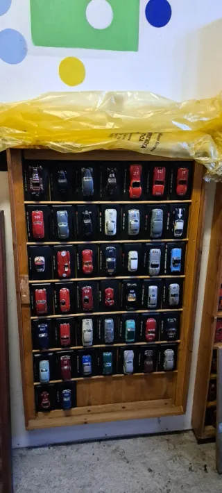 Lotto 330 macchinine scala 1:43