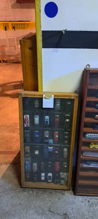 Lotto 330 macchinine scala 1:43