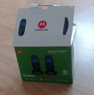2 Teléfonos Inalámbricos Motorola C1002LB+