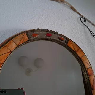 Espejo decorativo con piedras