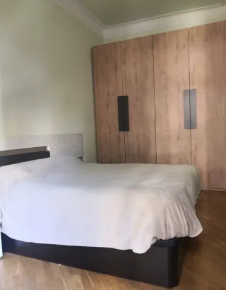 Armario grande de madera