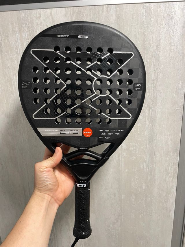 Pala NOX AT10 18K.     ***NUEVA***