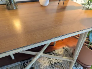 Mesa auxiliar vintage ratán y madera