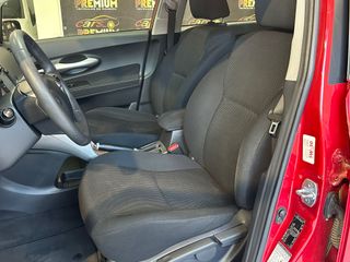 Toyota Auris HIBRIDO 2012 SOLO 61000 KILOMETROS