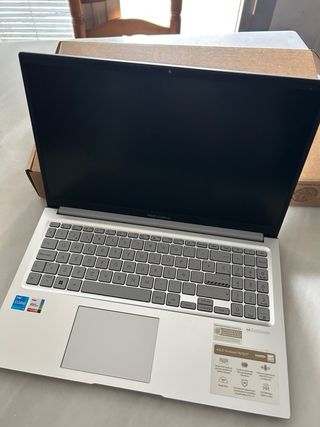 Asus Vivobook 15 F1504VA-NJ990W