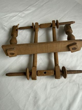 Antiguo Soporte mesa bordado ajustable madera