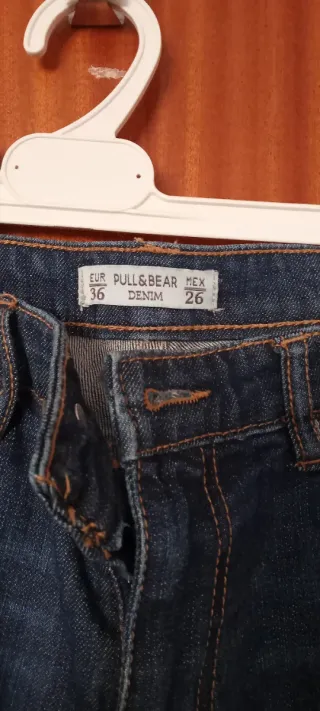 Pantalones vaqueros Pull&Bear rotos Talla 36