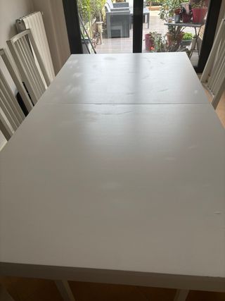 Mesa comedor y 6 sillas blancas