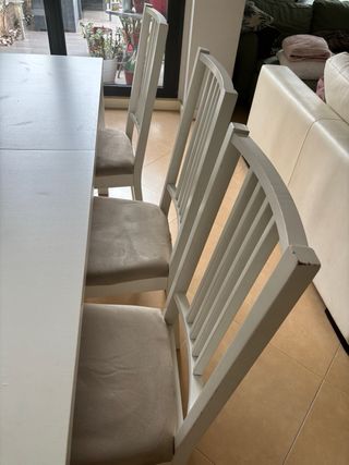 Mesa comedor y 6 sillas blancas