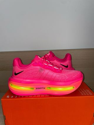 Nike Vomero Premium ‘HyperPink’