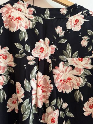 Vestito nero fantasia floreale