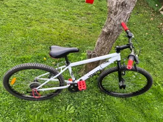 Bicicleta btwin Rockrider 300 24 pulgadas