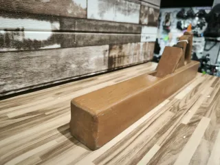 Cepillo carpintero decorativo madera