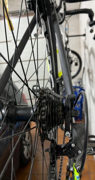 Bicicleta de carretera B’Twin Alur 700 de aluminio