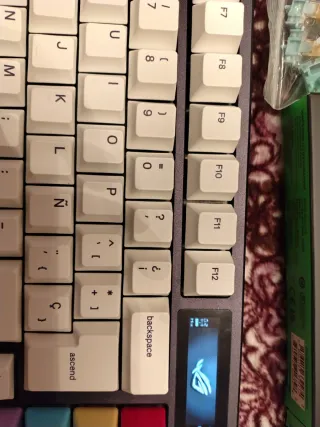 Teclado ASUS ROG Azoth | OLED | Switches Razer