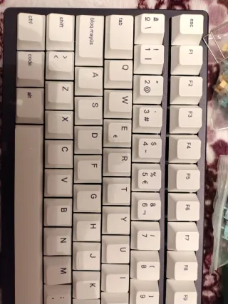 Teclado ASUS ROG Azoth | OLED | Switches Razer