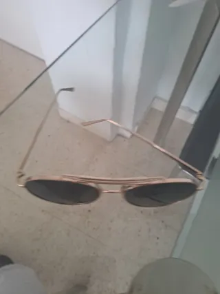 Gafas de sol aviador doradas