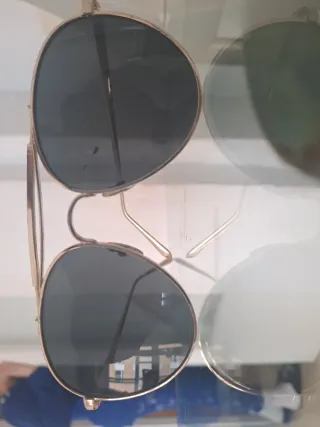 Gafas de sol aviador doradas