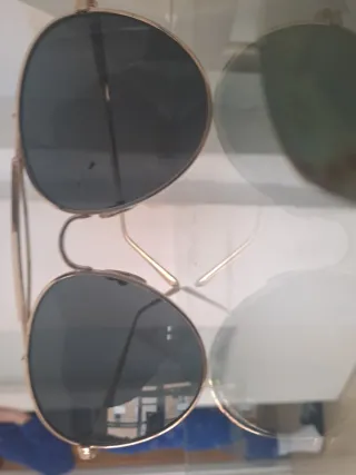 Gafas de sol aviador doradas