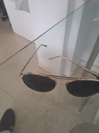 Gafas de sol aviador doradas