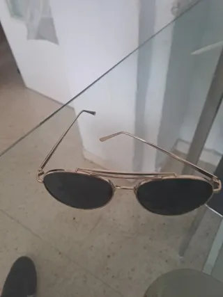 Gafas de sol aviador doradas