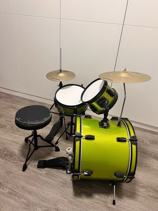 Bateria infantil MILLENIUM + caja extra + base