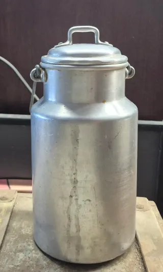 Lechera de aluminio antigua 2L