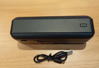 Powerbank 50 000 mAh com cabos integrados