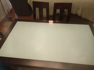 Conjunto comedor mesa y 6 sillas.