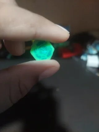 Beyblade con cargador y cuerda