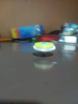 Beyblade con cargador y cuerda