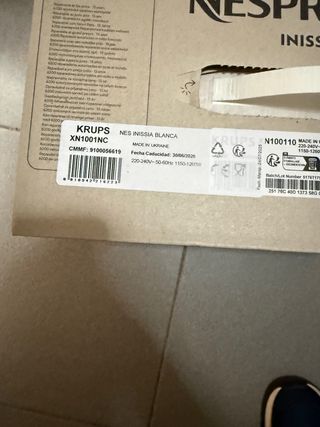 Cafetera Nespresso Krups Inissia Roja