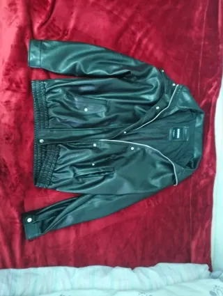 Chaqueta Bershka Negra