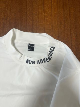 Camiseta SHEIN blanca cuello alto S