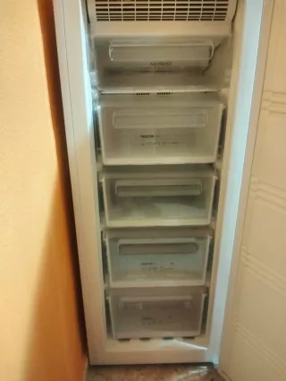 Congelador vertical con cajones