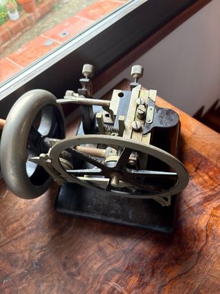 Taladro columna manual antiguo finales siglo XIX